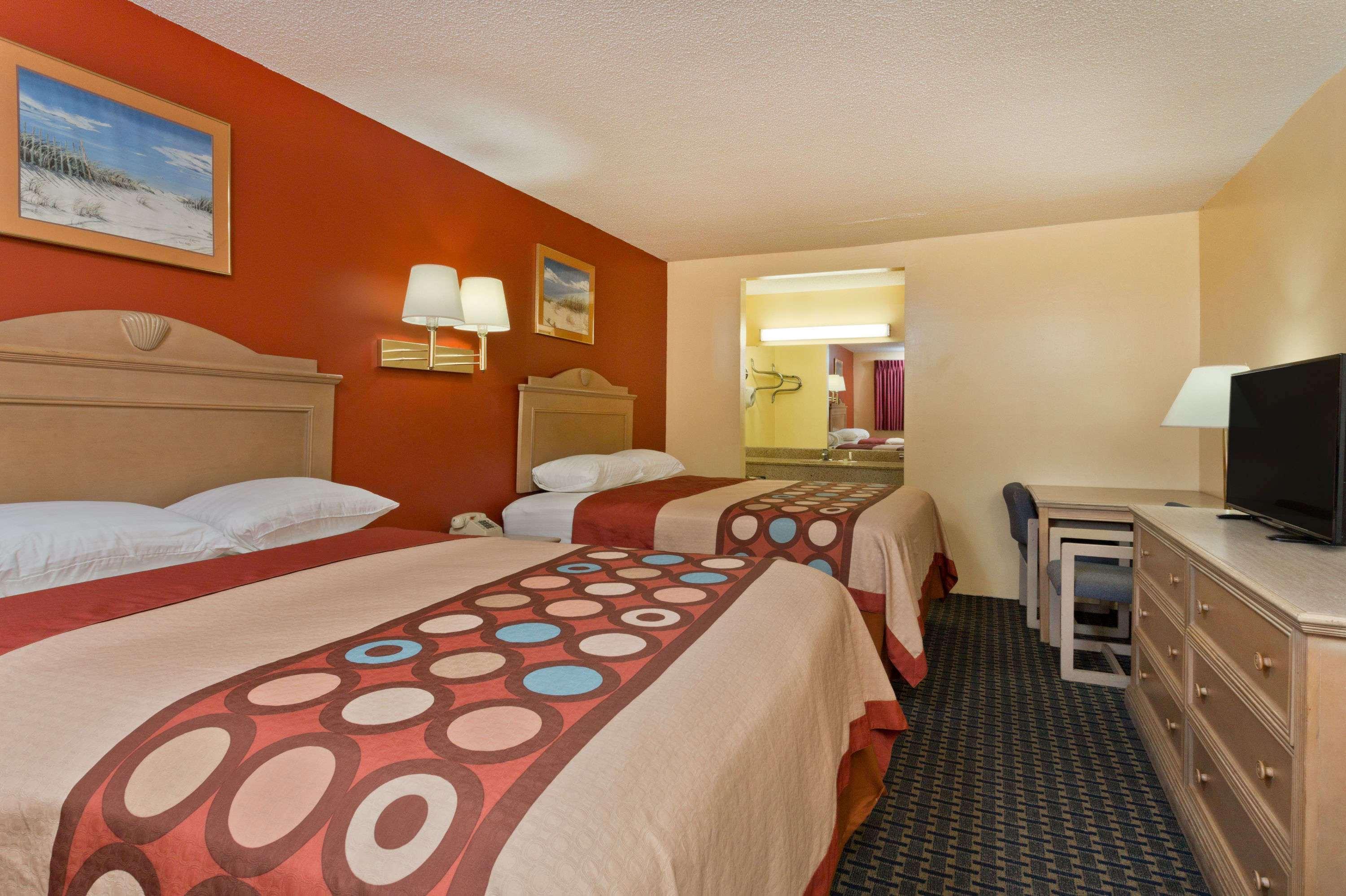 Hotel Super 8 By Wyndham Chipley Exterior foto