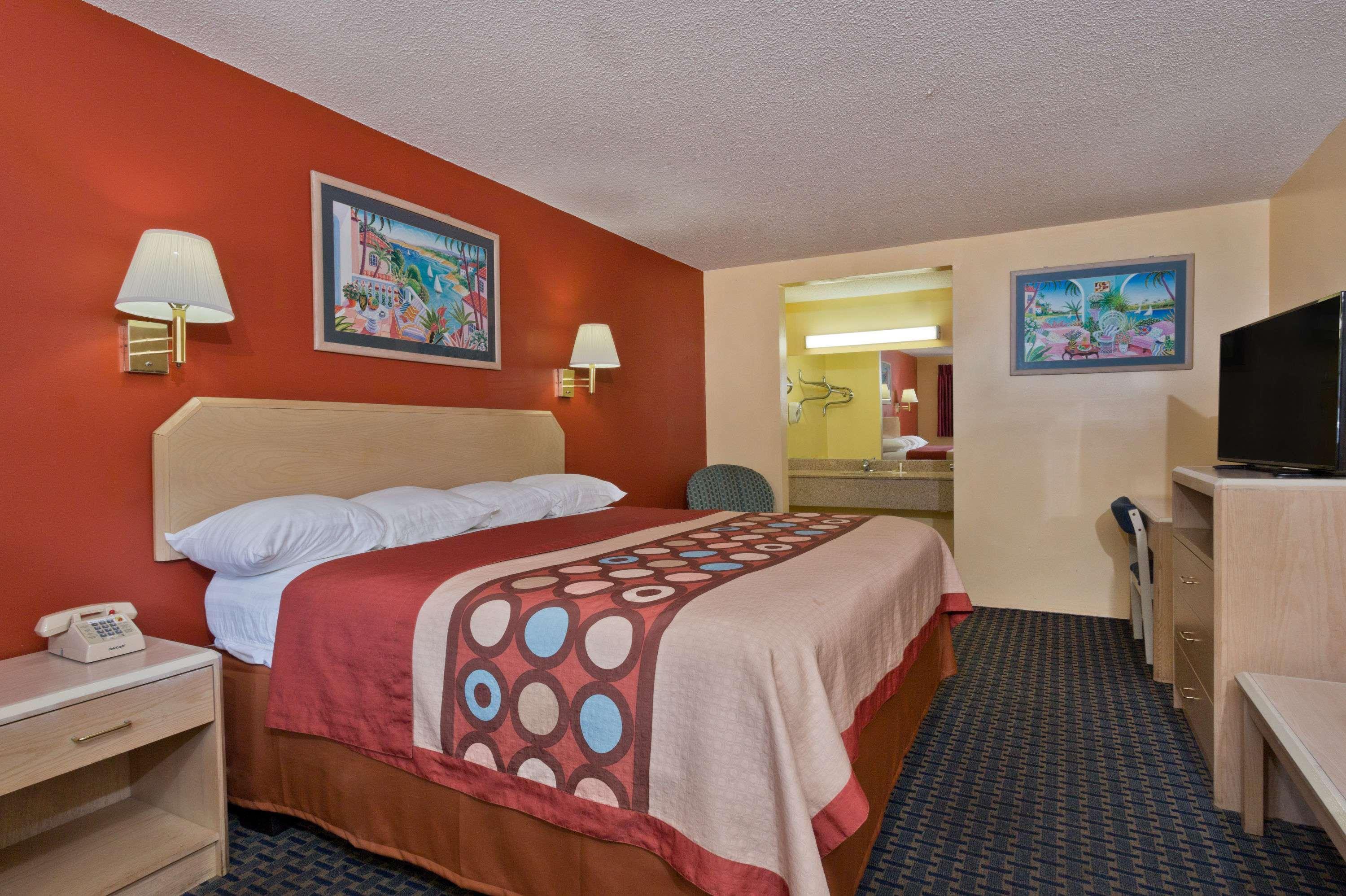 Hotel Super 8 By Wyndham Chipley Exterior foto