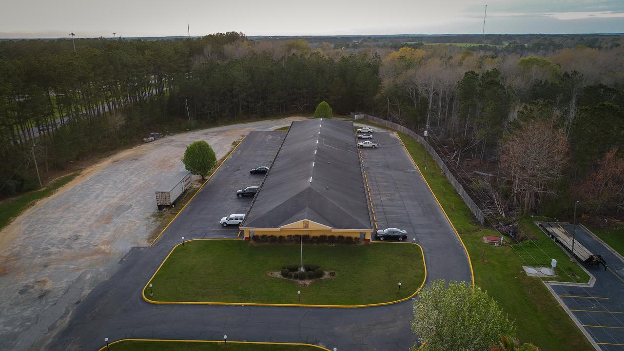 Hotel Super 8 By Wyndham Chipley Exterior foto